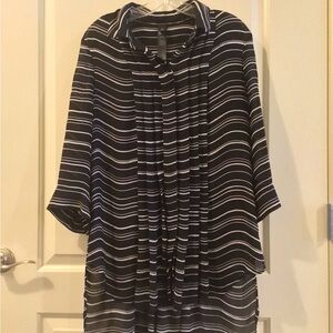 Black and white long sleeve top size 1. Black label. Dess or long top